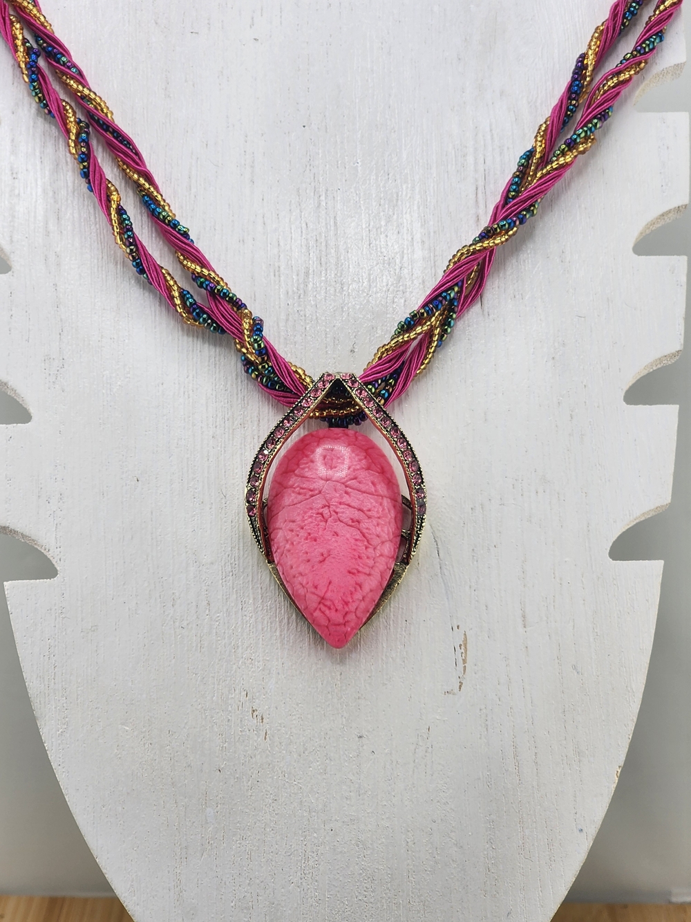 19in To 21in Adjustable Pink Teardrop Acrylic Stone Pendant Necklace - 0592